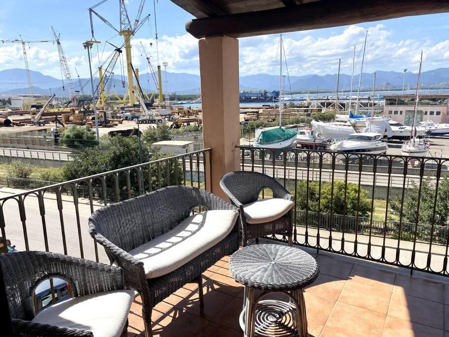 Appartamento Con Terrazza Vista Mare. أرباتاكْسْ المظهر الخارجي الصورة
